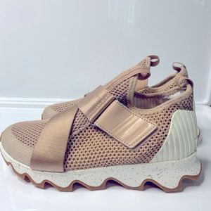 SOREL KINETIC SNEAKER Casual Walking Shoes Natural Tan 7